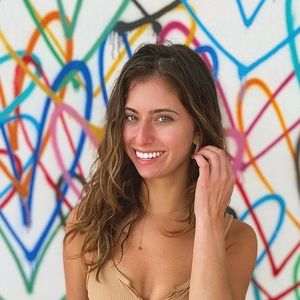 Meet your Posher, Elyssa